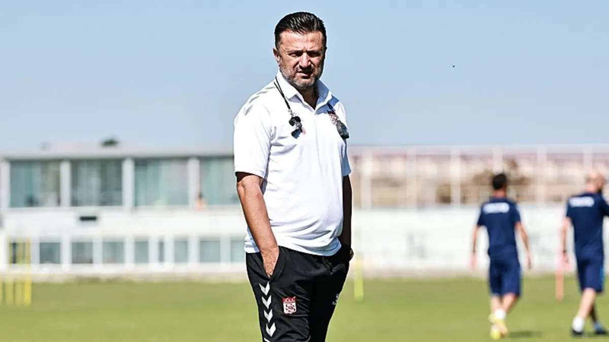 Bülent Uygun’dan transfer açıklaması: Yönetimden 2 Türk, 2 de yabancı istedim