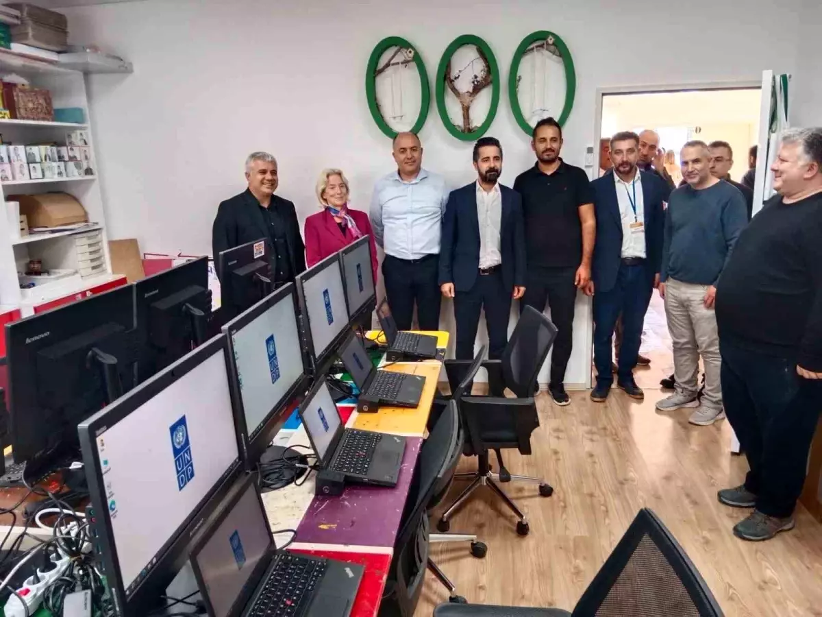UNDP, Adıyaman Belediyesi Toplum Merkezi’ne 30 Bilgisayar Desteği Sağladı