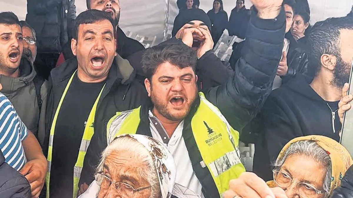 CHP lideri Özel’e işçi protestosu