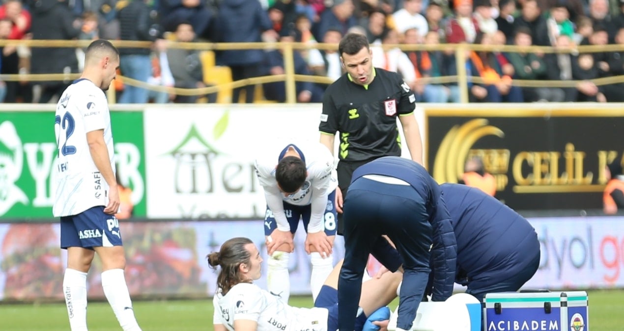 Çağlar da bıraktı, 2 maçta 4 stoper gitti!