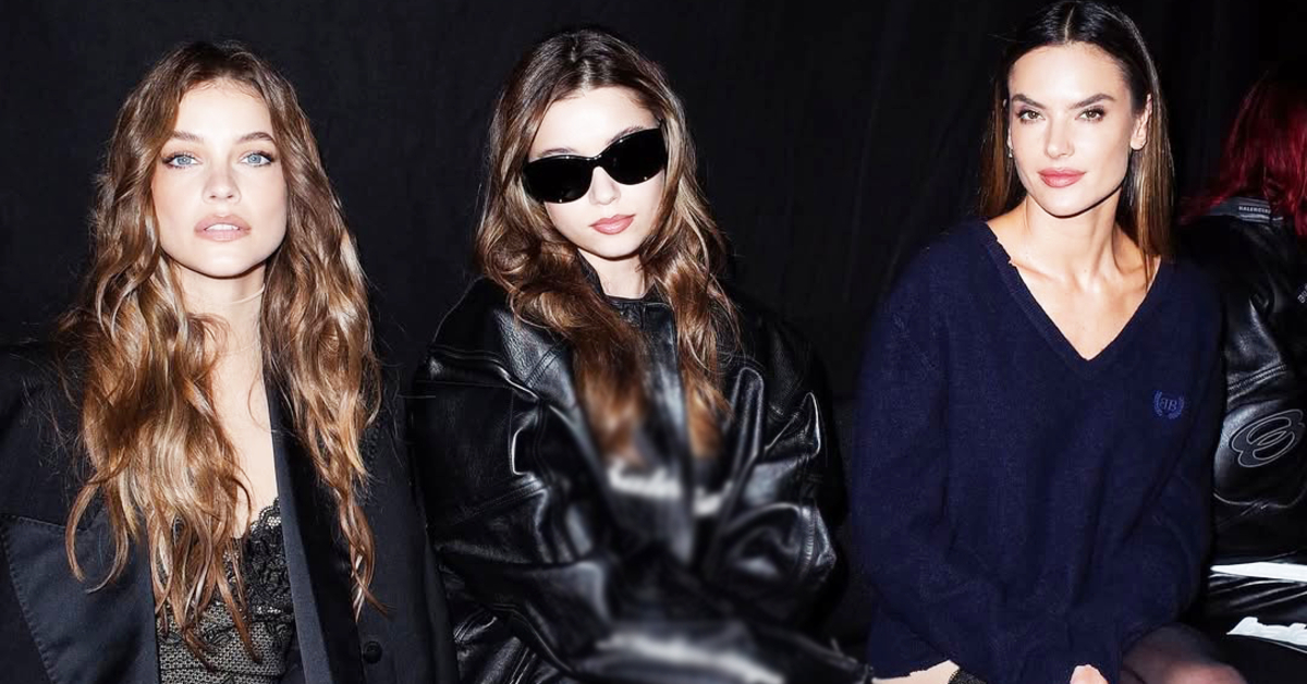 Afra Saraçoğlu, ünlü modellerle defilede buluştu